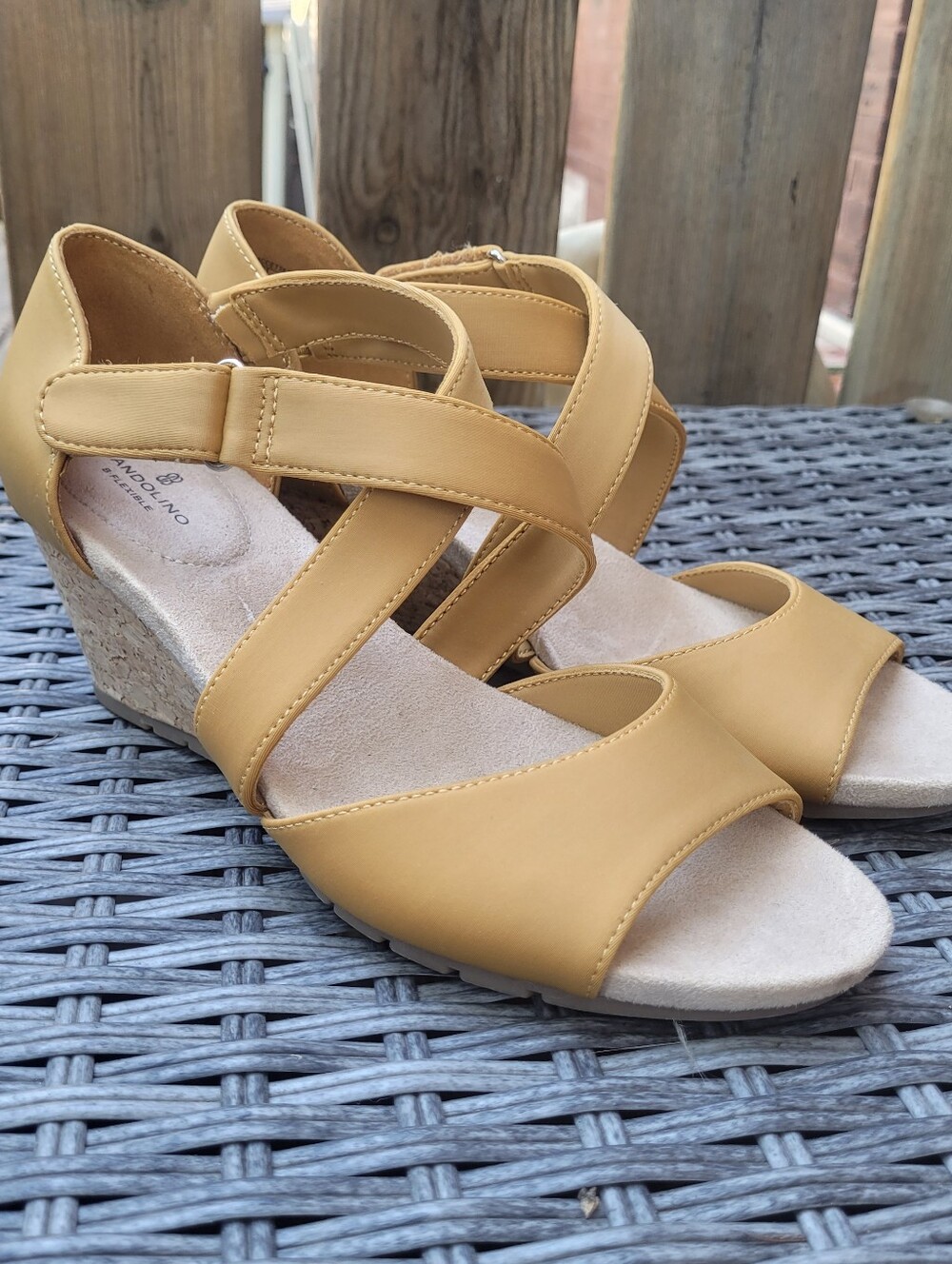 NWOT Bandolino Crisscross Wedge Sandals, Size 8